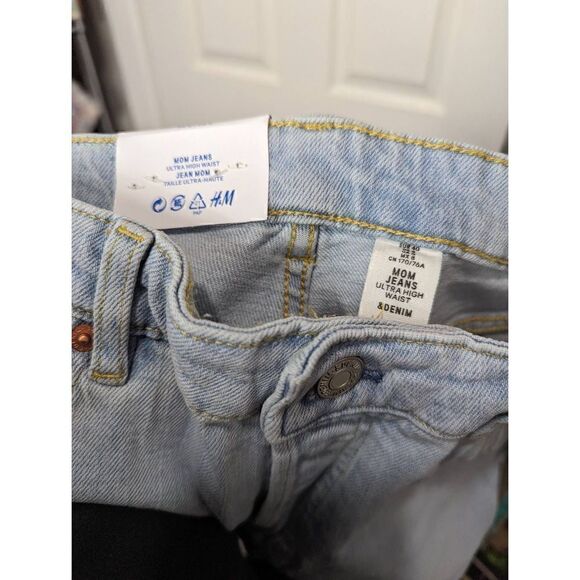 H&M Ultra high waist mom jeans Size 8 - Picture 4 of 6